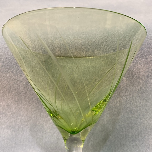 Luminarc Uptown Martini Glasses~Etched w/ Different Designs - Picture 6 of 12